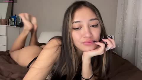 Snapshot of sweetiesoul chatting on 12/15/24, 04:37 sweetiesoul online show from 12/15/24, 04:37