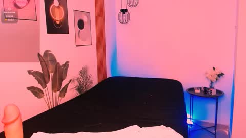 Snapshot of sweetjames2810 chatting on 02/04/26, 02:50 SWEETJAMES online show from 02/04/26, 02:50