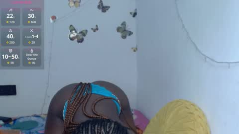 Snapshot of sweetjuicyclit chatting on 05/06/26, 12:21 zuri online show from 05/06/26, 12:21