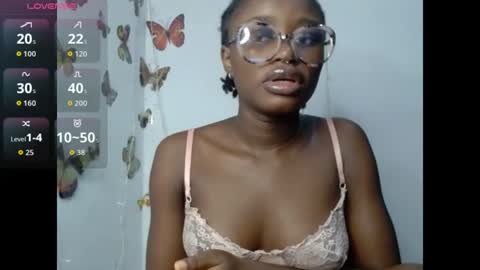 Snapshot of sweetjuicyclit chatting on 06/12/26, 10:52 zuri online show from 06/12/26, 10:52