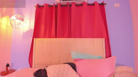 Snapshot of sweetkimmie_ chatting on 05/30/26, 12:02 Isabel online show from 05/30/26, 12:02