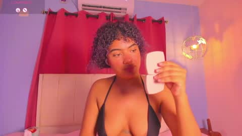Snapshot of sweetkimmie_ chatting on 06/03/26, 02:33 Isabel online show from 06/03/26, 02:33