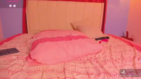 Snapshot of sweetkimmie_ chatting on 06/20/26, 01:25 Isabel online show from 06/20/26, 01:25