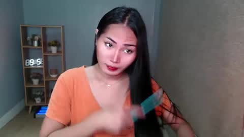 Snapshot of sweetladyboyx chatting on 01/01/25, 11:07   online show from 01/01/25, 11:07