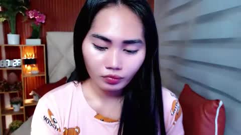 Snapshot of sweetladyboyx chatting on 12/15/25, 12:15 online show from 12/15/25, 12:15