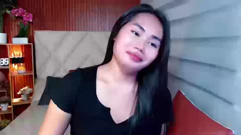 Snapshot of sweetladyboyx chatting on 12/18/25, 01:22 online show from 12/18/25, 01:22