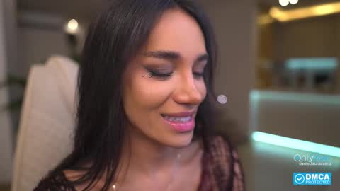Snapshot of sweetlaurasaenz chatting on 09/22/25, 03:08 Laura Saenz Geminis online show from 09/22/25, 03:08