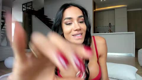 Snapshot of sweetlaurasaenz chatting on 05/10/26, 03:06 Laura Saenz Geminis online show from 05/10/26, 03:06