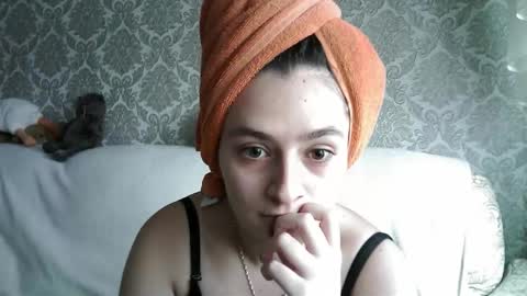 sweetliaison online show from 10/30/25, 09:22