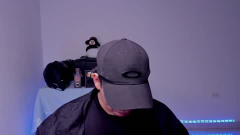 Snapshot of sweetlian_04 chatting on 12/20/24, 09:28 Lian online show from 12/20/24, 09:28