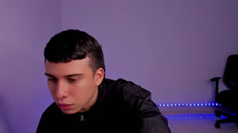 Snapshot of sweetlian_04 chatting on 01/13/25, 02:18 Lian online show from 01/13/25, 02:18