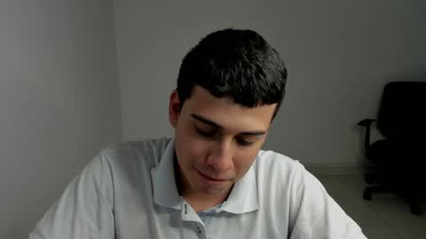 Snapshot of sweetlian_04 chatting on 01/15/25, 03:43 Lian online show from 01/15/25, 03:43