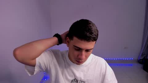 Snapshot of sweetlian_04 chatting on 01/27/25, 03:26 Lian online show from 01/27/25, 03:26