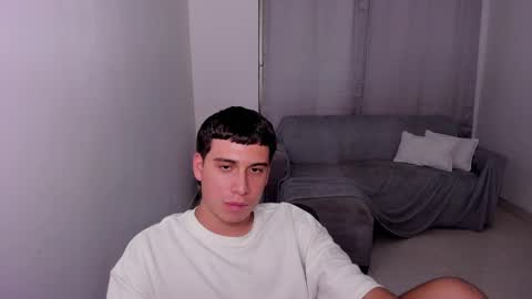 Snapshot of sweetlian_04 chatting on 02/28/25, 08:53 Lian online show from 02/28/25, 08:53