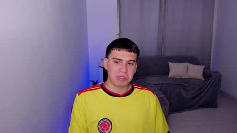 Snapshot of sweetlian_04 chatting on 03/06/25, 07:25 Lian online show from 03/06/25, 07:25