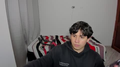 Snapshot of sweetlian_04 chatting on 10/01/25, 01:22 Lian online show from 10/01/25, 01:22