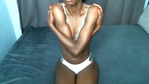 Snapshot of sweetlilly2540 chatting on 11/10/25, 07:24 sweetlilly2540 online show from 11/10/25, 07:24
