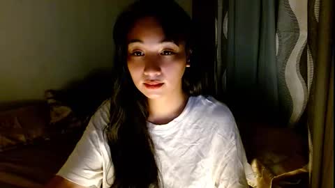 Snapshot of sweetlilly_18 chatting on 03/05/26, 04:08 Lilly online show from 03/05/26, 04:08