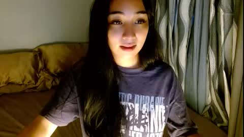 Snapshot of sweetlilly_18 chatting on 03/11/26, 04:29 Lilly online show from 03/11/26, 04:29