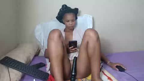 sweetlipss_ online show from 11/14/25, 09:02