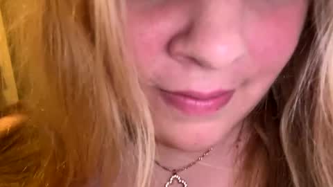 Snapshot of sweetlisa92 chatting on 03/06/25, 08:05 Lisa online show from 03/06/25, 08:05