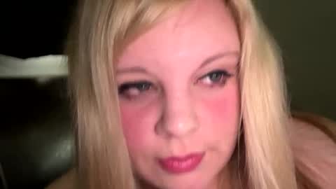 Snapshot of sweetlisa92 chatting on 04/13/26, 06:02 Lisa online show from 04/13/26, 06:02