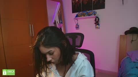 Snapshot of sweetlittlevenus chatting on 02/11/25, 10:37 Venus online show from 02/11/25, 10:37