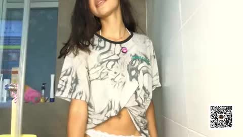 Snapshot of sweetlittlevenus chatting on 09/11/25, 09:37 Venus online show from 09/11/25, 09:37