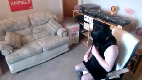 Snapshot of sweetlouise69 chatting on 11/27/25, 02:08 sweetlouise69 online show from 11/27/25, 02:08