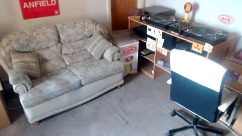 Snapshot of sweetlouise69 chatting on 03/28/26, 10:15 sweetlouise69 online show from 03/28/26, 10:15