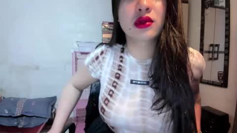 Snapshot of sweetlovepinay04 chatting on 01/18/25, 11:00 Zoe online show from 01/18/25, 11:00