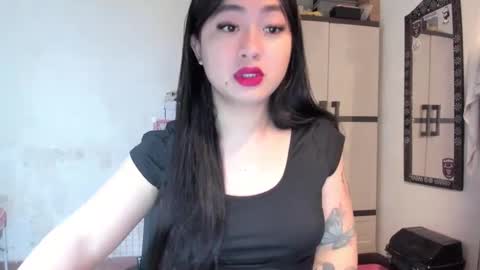 Snapshot of sweetlovepinay04 chatting on 02/22/25, 07:25 Zoe online show from 02/22/25, 07:25