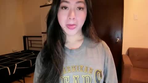 Snapshot of sweetlovepinay04 chatting on 09/18/25, 02:57 Zoe online show from 09/18/25, 02:57