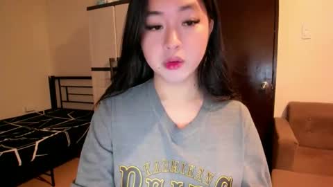 Snapshot of sweetlovepinay04 chatting on 09/20/25, 03:02 Zoe online show from 09/20/25, 03:02