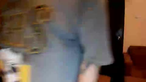 Snapshot of sweetlovepinay04 chatting on 10/23/25, 04:56 Zoe online show from 10/23/25, 04:56