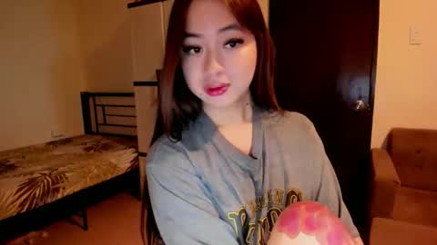 Zoe online show from 10/24/25, 02:41