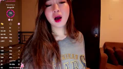 Snapshot of sweetlovepinay04 chatting on 11/28/25, 07:00 Zoe online show from 11/28/25, 07:00