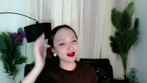 Snapshot of sweetlunarose chatting on 04/19/26, 03:22 lilcherry online show from 04/19/26, 03:22