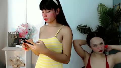 Snapshot of sweetlunarose chatting on 04/23/26, 08:02 lilcherry online show from 04/23/26, 08:02