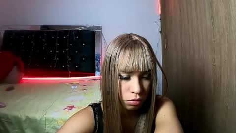 Snapshot of sweetmagic6 chatting on 03/05/26, 05:03 sweetmagic6 online show from 03/05/26, 05:03