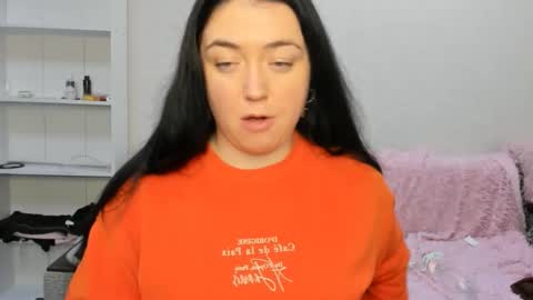 Snapshot of sweetmarylove chatting on 02/14/25, 10:07 sweetmarylove online show from 02/14/25, 10:07