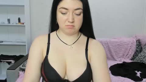 Snapshot of sweetmarylove chatting on 03/08/25, 10:11 sweetmarylove online show from 03/08/25, 10:11