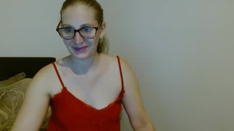 Snapshot of sweetmayaxoxo chatting on 12/05/24, 04:12 sweetmayaxoxo online show from 12/05/24, 04:12