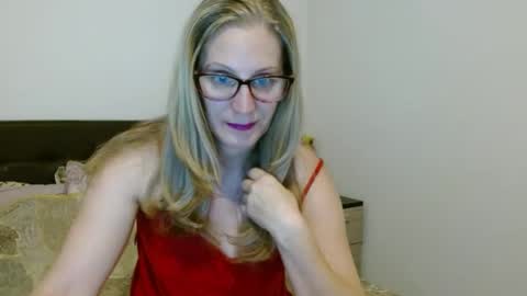 Snapshot of sweetmayaxoxo chatting on 12/10/24, 03:12 sweetmayaxoxo online show from 12/10/24, 03:12