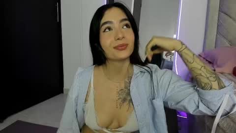 Snapshot of sweetmili133 chatting on 04/13/26, 12:21 sweetmili133 online show from 04/13/26, 12:21