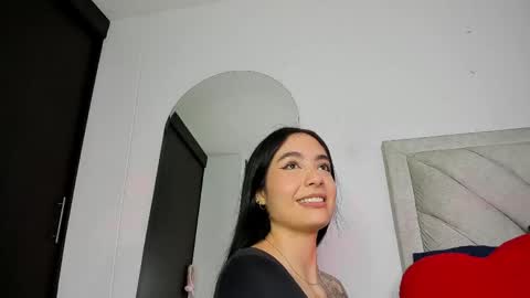 Snapshot of sweetmili133 chatting on 05/06/26, 05:07 sweetmili133 online show from 05/06/26, 05:07