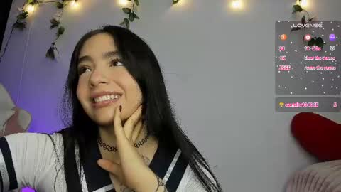 Snapshot of sweetmili133 chatting on 07/10/26, 10:51 sweetmili133 online show from 07/10/26, 10:51