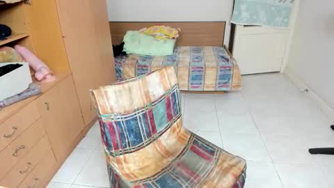 Snapshot of sweetmuscles_boy chatting on 10/05/25, 07:17 Lorenzo online show from 10/05/25, 07:17