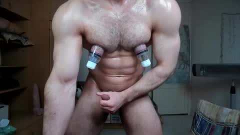 Snapshot of sweetmuscles_boy chatting on 12/20/25, 08:32 Lorenzo online show from 12/20/25, 08:32