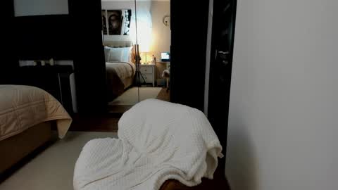 Nicole online show from 01/15/25, 10:06